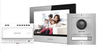 Videointerfon set (Two-wire). U setu dolazi pozivna jedinica,